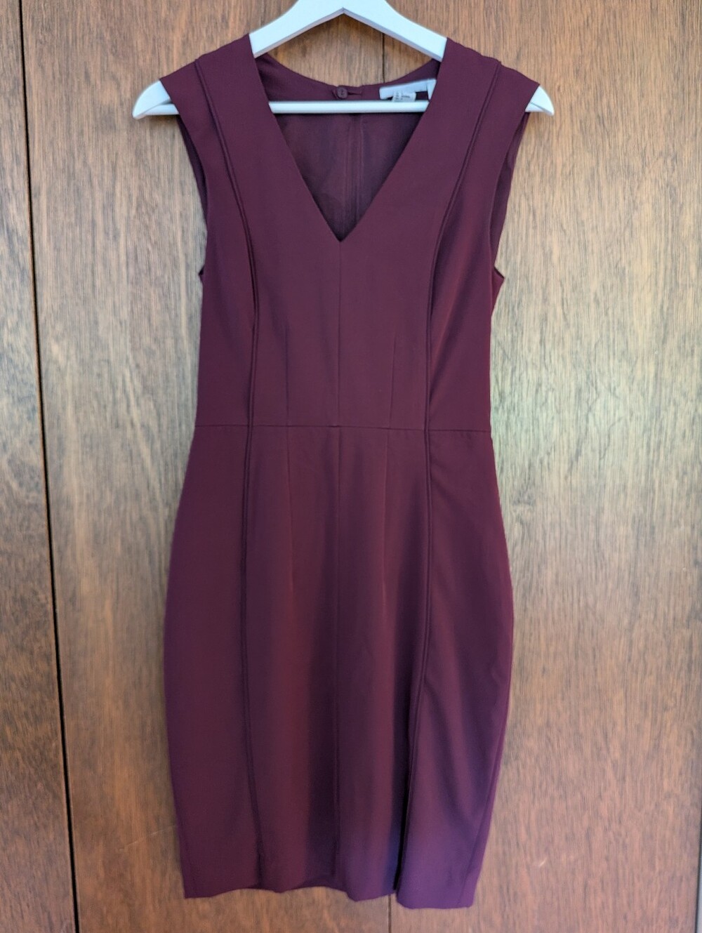 H&M Sleeveless V-Neck Midi Sheath Dress in Burgundy
